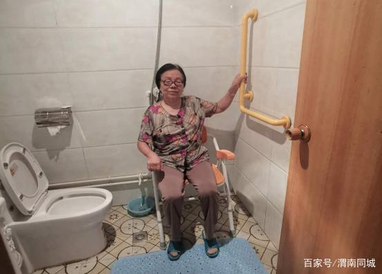 合阳县民政局:适老化改造暖民心(图2) 合阳县民政局:适老化改造暖民心(图2)